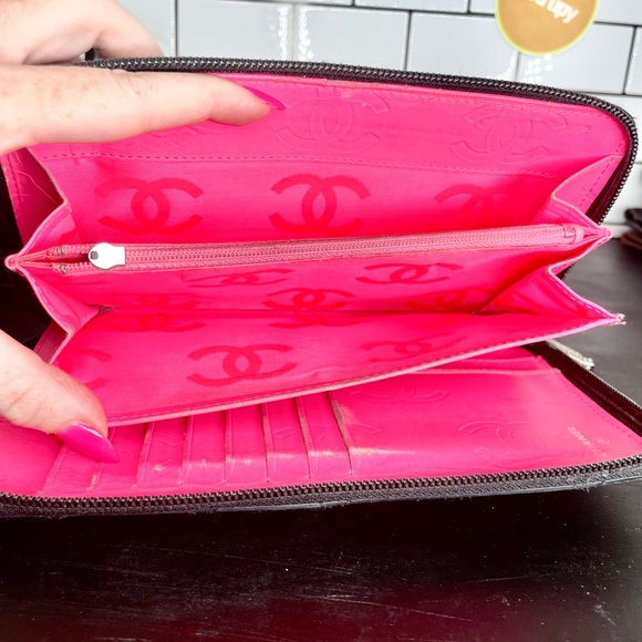💯 Authentic Chanel Black Cambon leather zippy wallet - Picture 9 of 13